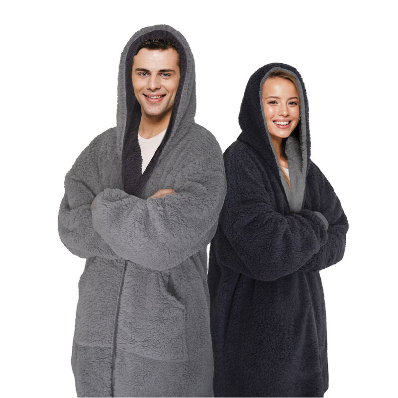 Read more about the article Sherpy – Oversized Hoodie Blanket