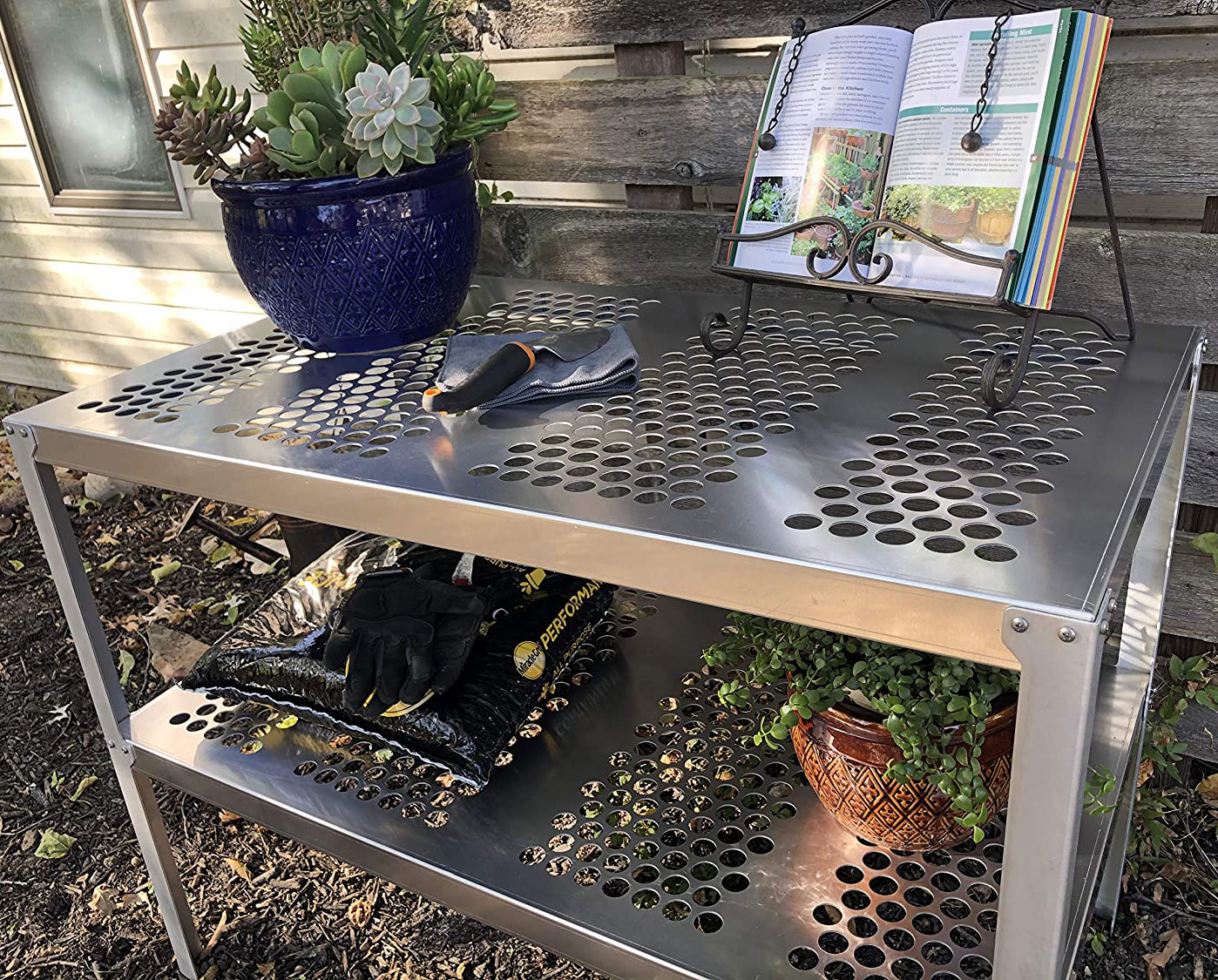 Read more about the article RMP –  Aluminum Greenhouse Potting Bench and Utility Table